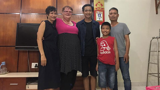 Cảm động cuộc đoàn tụ của mẹ Tiệp Khắc và con trai người Việt sau 15 năm thất lạc Ảnh 2