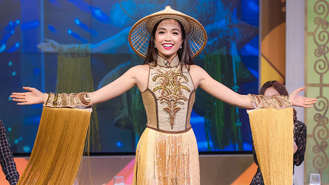 Á hậu Lệ Hằng tự tin diện lại trang phục dân tộc 'Nàng mây' Ảnh 2