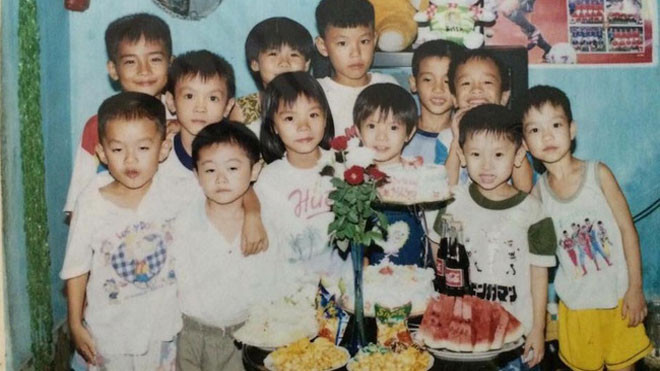 Sinh nhật chỉ có đĩa hoa quả và bạn bè: Ai mà chẳng từng trải qua những ngày thơ ấu đơn giản như vậy Ảnh 2