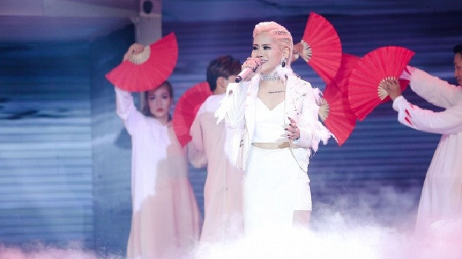 Màn hát live Cò lả quá 'đỉnh' của Yến Lê giúp team lội ngược dòng 'khó tin' Ảnh 2