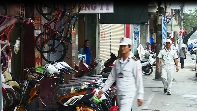 Đà Nẵng cử cán bộ ra phố từ 4h sáng để giữ vỉa hè Ảnh 2