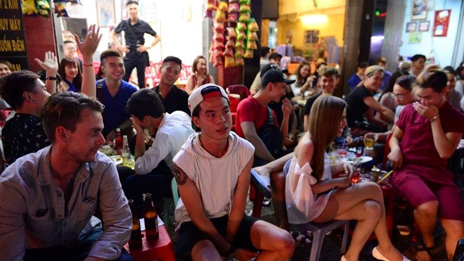 Dân phố Tây ứa nước mắt trước ‘tối hậu thư’ dẹp vỉa hè Ảnh 2