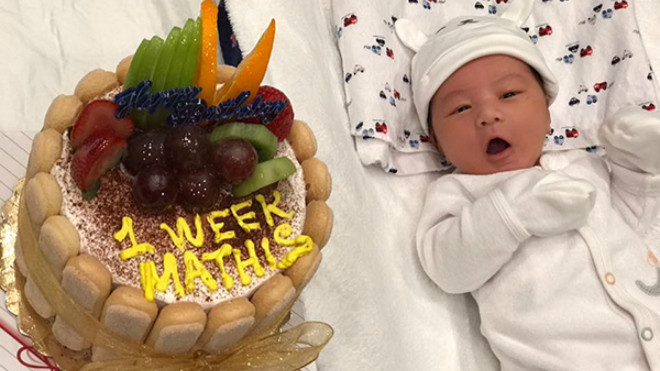 Clip: Cận cảnh 'con trai đầu lòng' của nam ca sĩ Đan Trường sau khi sinh Ảnh 2