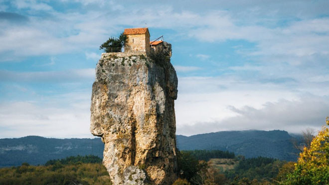 Những điểm đến xa xôi đẹp nhất thế giới Ảnh 2