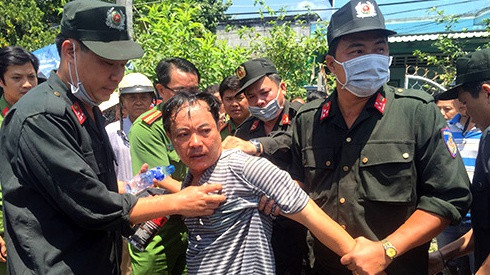 Trưởng phòng Tư pháp bị cấp dưới đâm gục tại cơ quan Ảnh 2