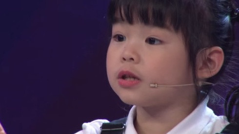 Những màn hội thoại tiếng Anh gây bão mạng xã hội của 'thần đồng ngoại ngữ' 5 tuổi Ảnh 2