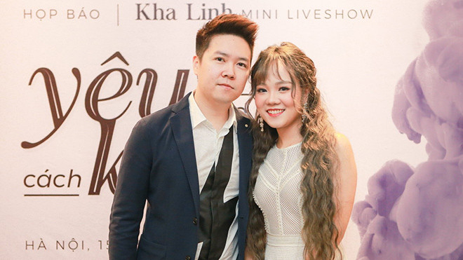 Vừa chia tay bạn gái, Lê Hiếu đã tình tứ bên hot girl X-Factor Khả Linh Ảnh 2