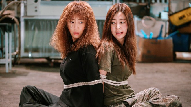 'Nữ hoàng nội y' Hàn đối đầu với người đẹp không tuổi trong phim hành động mới Ảnh 2