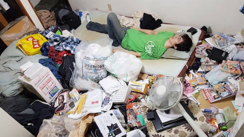 Vén bức màn bí mật về cuộc sống lẩn khuất hàng chục năm trong những căn phòng của hơn triệu người Nhật Ảnh 2