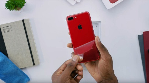 Mở hộp iPhone 7 Plus đỏ rực, đẹp không chê vào đâu được! Ảnh 2
