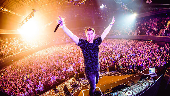 DJ Top 3 thế giới Hardwell phá lệ biểu diễn hơn 120 phút tặng fan Việt Ảnh 2