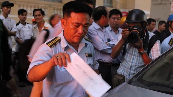 Lần đầu tiên ông Hải cho tháo niêm phong, không cẩu xe vi phạm Ảnh 2