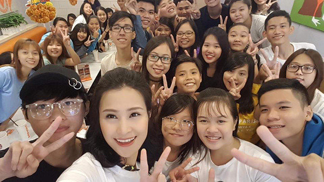 Showbiz Việt hiếm có ai 'dụ dỗ' fan giỏi như Đông Nhi Ảnh 2