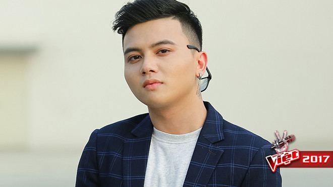 Bản sao Tuấn Hưng diện vest bảnh bao xuống phố sau chiến thắng vòng Đối đầu Ảnh 2