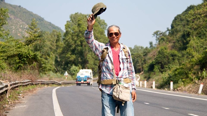 Cụ ông 64 tuổi đi bộ xuyên Việt khiến người trẻ cũng phải 'ngả nón' khâm phục Ảnh 2