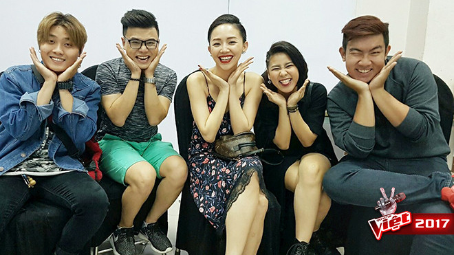 Tận mắt chứng kiến Tóc Tiên thân thiện, cưng chiều học trò số 1 tại Giọng hát Việt Ảnh 2