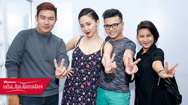 Tóc Tiên dẫn trò cưng The Voice đến cổ vũ Mai Tiến Dũng tại Remix New Generation Ảnh 2