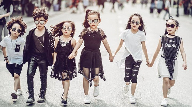 Dàn 'siêu sao nhí' ăn mặc cực chất xuống phố ủng hộ chương trình hiểu biết về tự kỷ Ảnh 2