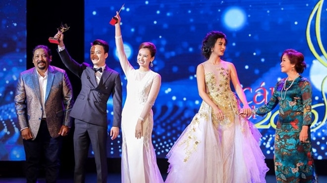 Bùng nổ lời chê bai sau Cánh Diều 2016: Mất điện, thiếu cúp đến bị trả lại giải thưởng! Ảnh 2