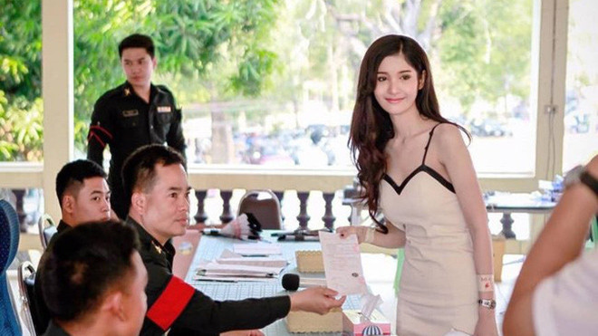 Á hậu chuyển giới Thái Lan muốn ở phòng nam nếu nhập ngũ Ảnh 2