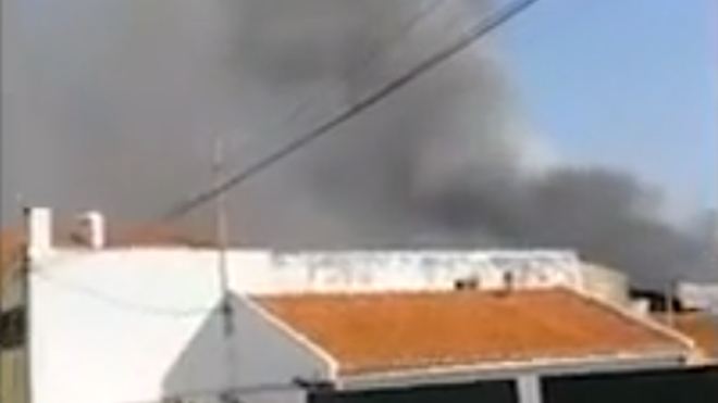 Máy bay lao xuống bãi đậu xe gần siêu thị tại Bồ Đào Nha, không một ai sống sót Ảnh 2