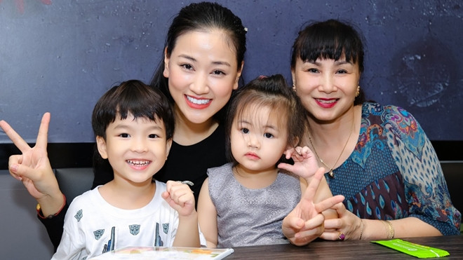 Dù bận rộn, Maya và con gái vẫn không quên tổ chức sinh nhật bất ngờ tặng mẹ Ảnh 2