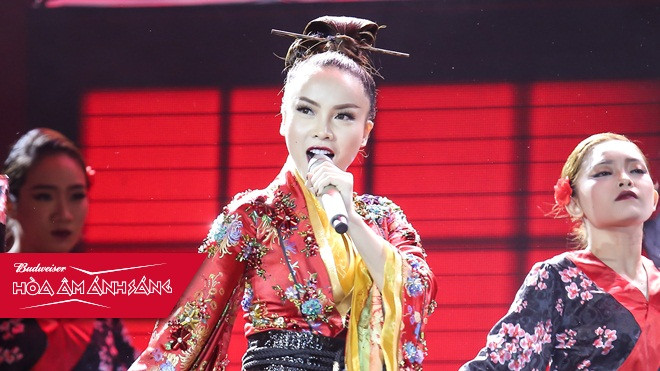 'Geisha' Yến Trang quyến rũ, lạnh lùng trả thù người yêu trên sân khấu Remix NewGen Ảnh 2