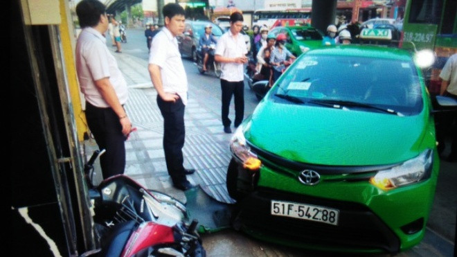 'Nếu tài xế tông chết tên cướp có thể phải đi tù' Ảnh 2