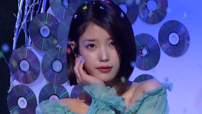 Lên sàn lần đầu sau 4 năm vắng bóng, IU rap thay cả phần G-Dragon Ảnh 2