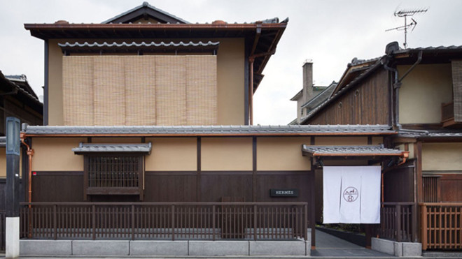 Bạn có bao giờ nhìn thấy một cửa hàng Pop-Up Hermès 'cổ kính' và điềm tĩnh đến như thế này! Ảnh 2