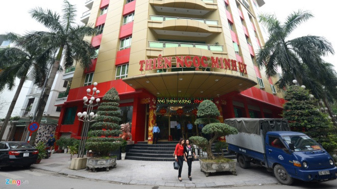 Dân điêu đứng, Thiên Ngọc Minh Uy 'biến hình' thành Nhã Khắc Lâm? Ảnh 2