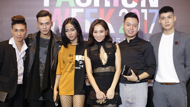 #day2: Thu Minh sexy hết nấc cùng dàn trò cưng The Voice 'quét sạch' thảm đỏ VIFW 2017 Ảnh 2