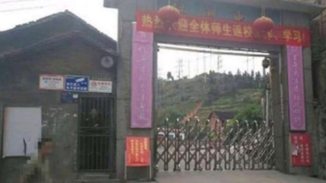 Nữ sinh Trung Quốc nhảy lầu vì bị phát hiện gian lận thi cử Ảnh 2