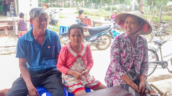 Người cứu cả xóm thoát chết trước khi 16 căn nhà sụp xuống sông Hậu Ảnh 2