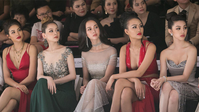 Đây chính là khoảnh khắc đẹp nhất của dàn người đẹp tại đêm thứ 3 VIFW 2017 Ảnh 2