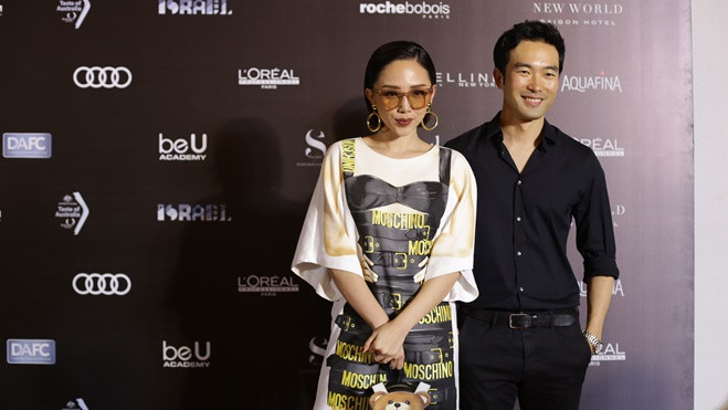 #day4: Tóc Tiên diện nguyên cây hiệu Moschino xuất hiện sang chảnh trên thảm đỏ VIFW Ảnh 2