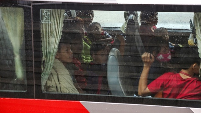 Khách du lịch lang thang, vật vờ từ chiều đến tối tìm chỗ ngủ ở Đà Lạt trong dịp lễ 30/4 Ảnh 2