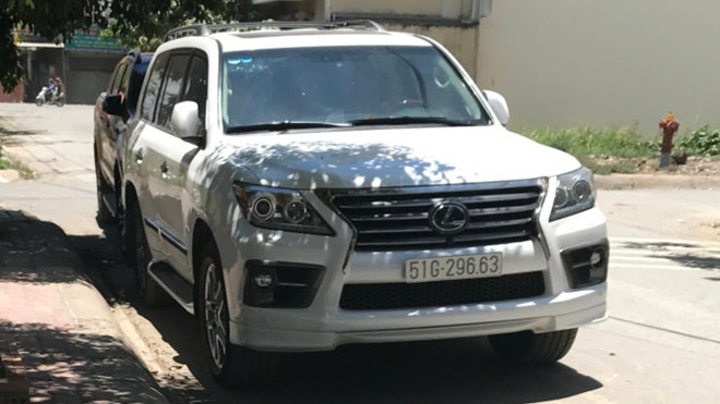 'Chồng xác' xe sang nhập lậu lên xe nát Ảnh 2