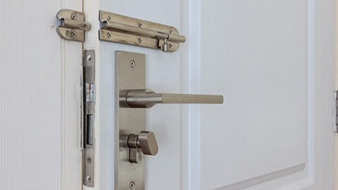 Chồng nhốt vợ cũ trong phòng để 'ăn một bữa bình yên' Ảnh 2