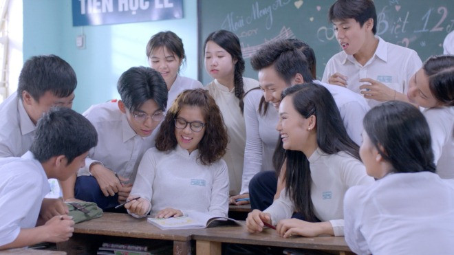 'Cô gái đến từ hôm qua' nhá hàng MV Tình thơ, gợi lại cả trời kỷ niệm thời áo trắng Ảnh 2