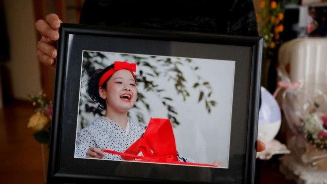 Nữ sinh Nhật Bản nhảy vào đoàn tàu sau một năm bị bắt nạt ở trường Ảnh 2