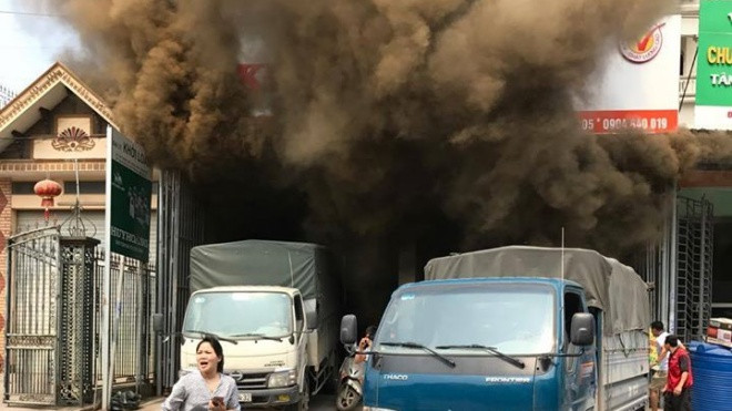 Hưng Yên: Cháy lớn, nghi án đốt nhà do mâu thuẫn nợ nần tiền bạc Ảnh 2