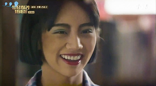 5 tạo hình khiến diễn viên Hàn muốn chôn sống: Makeup thảm họa của Song Joong Ki chưa sốc bằng trùm cuối - Ảnh 12. 5 tạo hình khiến diễn viên Hàn muốn chôn sống: Makeup thảm họa của Song Joong Ki chưa sốc bằng trùm cuối - Ảnh 12.