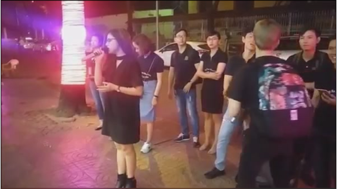 Bất ngờ trước danh tính cô gái hát rong 'gây sốt' với bản hit của Hương Tràm Ảnh 2