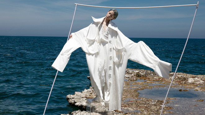 Phí Phương Anh hóa thân thành 'Em Hoa' đầy khác lạ trong bộ ảnh mới Ảnh 2