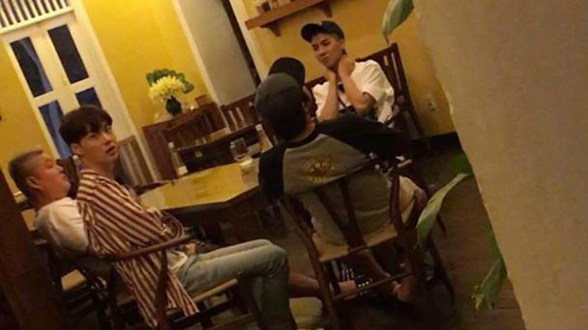 Clip Kyuhyun (Super Junior), Mino (Winner) và Ahn Jae Hyun thảnh thơi ngồi ăn tối tại Hà Nội Ảnh 2