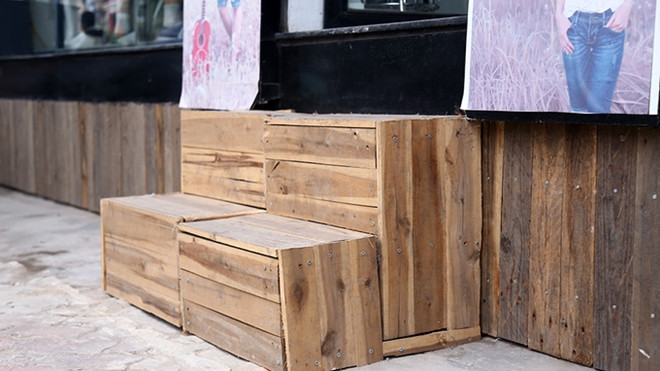 Muôn kiểu tái chiếm vỉa hè trên phố trung tâm Hà Nội Ảnh 2