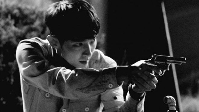 Gạt bỏ hình ảnh 'đẹp hơn hoa', Lee Jun Ki cool ngầu trong phim hình sự mới Ảnh 2