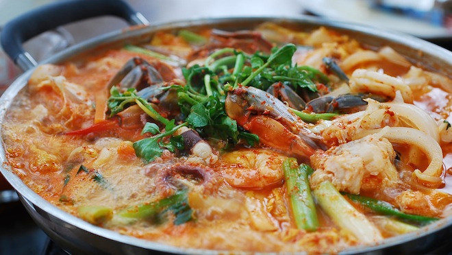 'Khai tiệc' đầu mùa mưa với những món lẩu hấp dẫn của Hàn Quốc Ảnh 2
