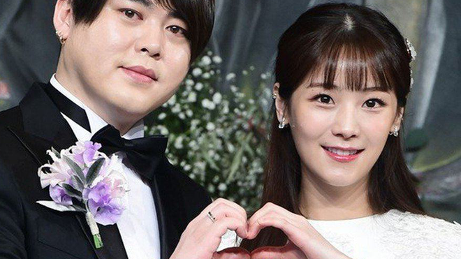 Bà xã kém 13 tuổi của trưởng nhóm H.O.T vừa hạ sinh con đầu lòng Ảnh 2